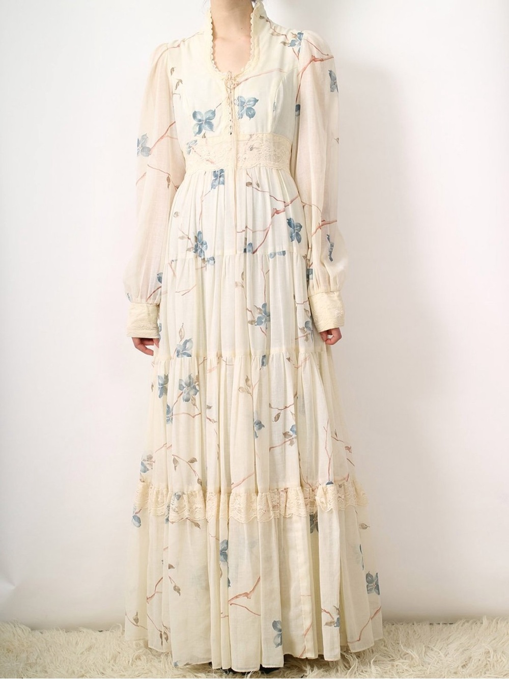 70’s Gunne Sax floral Dogwood print maxi  bishop sleeve cream Sz Small